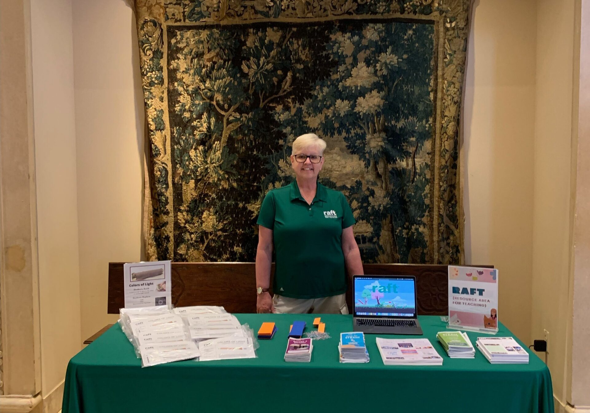 Nancy McIntyre, RAFT’s Community Engagement Manager, welcomes educators to our table at the San Diego STEAM Educators Conference to explore hands-on learning tools.